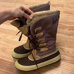 Vivobarefoot “Kula” snow boot - size 9